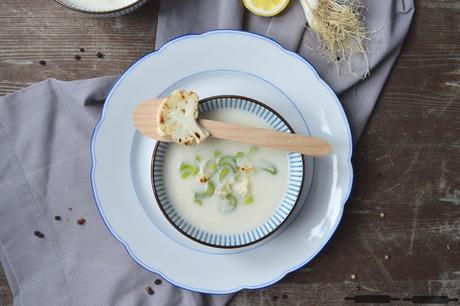 Blumenkohl Zitronen Suppe mit Blumenkohlchips / Cauliflower Lemon Soup Blumenkohl Zitronen Suppe mit Blumenkohlchips / Cauliflower Lemon Soup