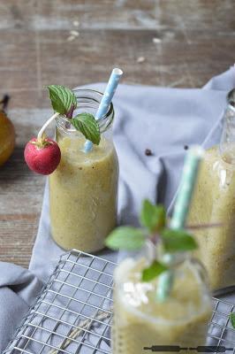 Gurken Smoothie mit Minze und Radieschen / Cucumber Mint Smoothie with Radishes Gurken Smoothie mit Minze und Radieschen / Cucumber Mint Smoothie with Radishes