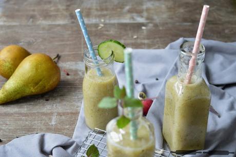 Gurken Smoothie mit Minze und Radieschen / Cucumber Mint Smoothie with Radishes Gurken Smoothie mit Minze und Radieschen / Cucumber Mint Smoothie with Radishes
