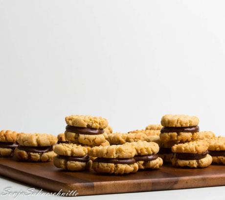 Double-Peanutbutter-Chocolate-Cookies-1