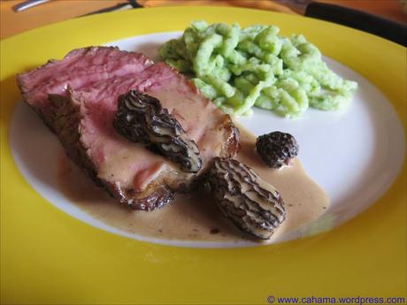 KalbsrĂŒcken mit Morchelrahmsauce comp_CR_IMG_9094_KalbrĂŒcken_Morchelrahmsauce__BĂ€rlauchspĂ€tzle