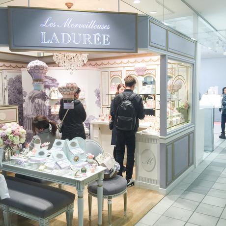 les-merveilleuses-laduree-makeup-counter-laforet-shopping-mall-tokyo