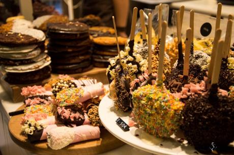 Süßigkeiten im Café Chök in Barcelona