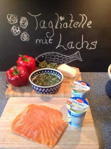 Mmhhh! Blitzschnell und soo lecker – oder – Mittwoch mag ich: Tagiatelle mit Lachs Mmhhh! Blitzschnell und soo lecker – oder – Mittwoch mag ich: Tagiatelle mit Lachs