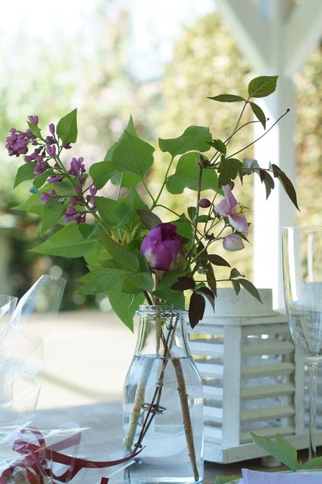 Blog + Fotografie by it's me! | fim.works | Muttertagsblumen aus dem Garten | Flieder, Clematis, Päonie Blog + Fotografie by it's me! | fim.works | Muttertagsblumen aus dem Garten | Flieder, Clematis, Päonie