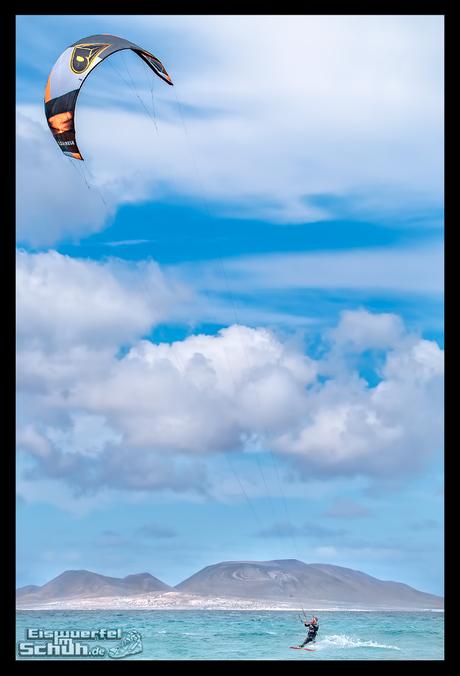 EISWUERFELIMSCHUH - Surfgeschichten Lanzarote Famara Surfen Kite I (15)
