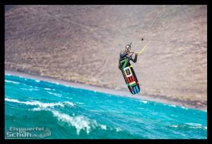 EISWUERFELIMSCHUH - Surfgeschichten Lanzarote Famara Surfen Kite I (17)