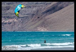 EISWUERFELIMSCHUH - Surfgeschichten Lanzarote Famara Surfen Kite I (12)
