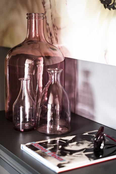 Blog + Fotografie by it's me! fim.works | Shelfie Mai | rosafarbene Vasen | Bildband James Dean | Sonnenbrille Blog + Fotografie by it's me! fim.works | Shelfie Mai | rosafarbene Vasen | Bildband James Dean | Sonnenbrille