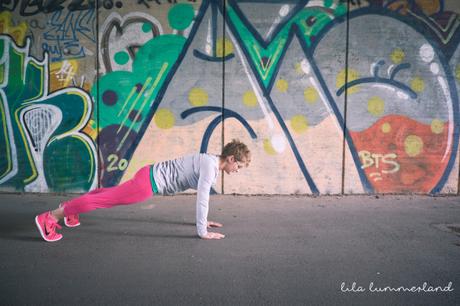 30 Day Fitness Challenge: Little Black Dress Challenge LBD_plank