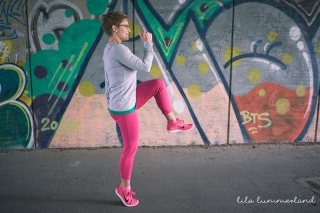 30 Day Fitness Challenge: Little Black Dress Challenge LBD_High-knees