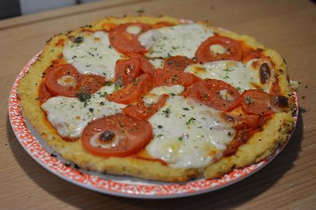 Low Carb Pizza mit Karfiol (Blumenkohl)