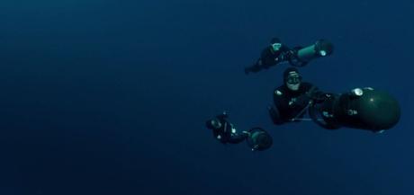 Irre! Freediver erkunden Schiffswrack im Mittelmeer