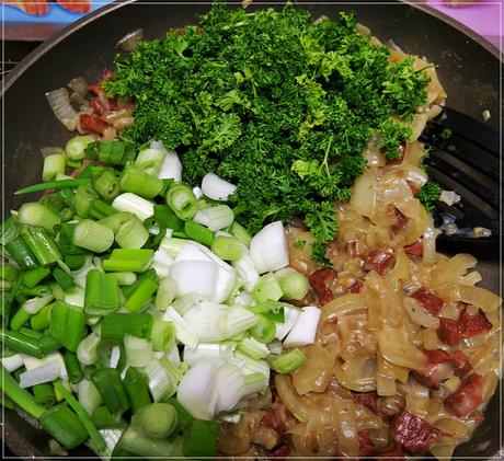 ein Brot und ein zwiebeliges-Brot-Dings IMG_0008