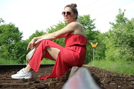 white sneaker &red maxidress - www.josieslittlewonderland.de . outfit, rotes maxikleid new yorker, weiße adidas zx flux, chloé drew dupe von new yorker, sommer outfit