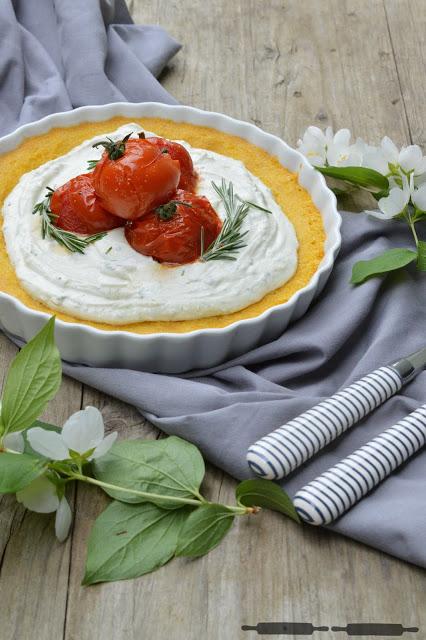Pikante Polenta Tomaten Tarte / Spicy Polenta Tomato Tart Pikante Polenta Tomaten Tarte / Spicy Polenta Tomato Tart