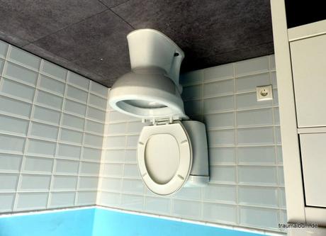 toilette verkehrt