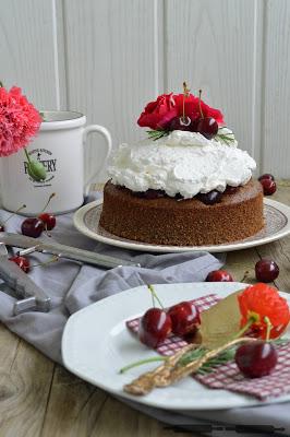 Rosen Mohn Torte mit versteckten Kirschen / Poppy Seed Cake with Cherries Rosen Mohn Torte mit versteckten Kirschen / Poppy Seed Cake with Cherries