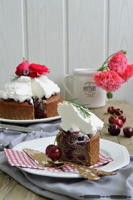 Rosen Mohn Torte mit versteckten Kirschen / Poppy Seed Cake with Cherries Rosen Mohn Torte mit versteckten Kirschen / Poppy Seed Cake with Cherries