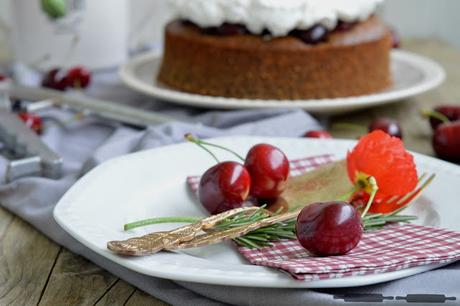 Rosen Mohn Torte mit versteckten Kirschen / Poppy Seed Cake with Cherries Rosen Mohn Torte mit versteckten Kirschen / Poppy Seed Cake with Cherries