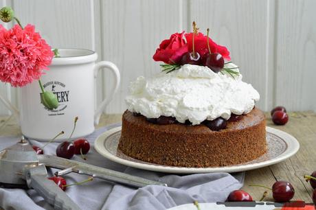 Rosen Mohn Torte mit versteckten Kirschen / Poppy Seed Cake with Cherries Rosen Mohn Torte mit versteckten Kirschen / Poppy Seed Cake with Cherries