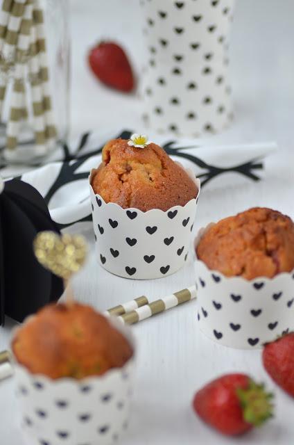 Erdbeer-Rhabarber Muffins und DIY Tischdeko