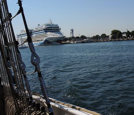 Travel: Sailing Event from Rostock City to Warnemünde with Radisson Blu Travel: Sailing Event from Rostock City to Warnemünde with Radisson Blu