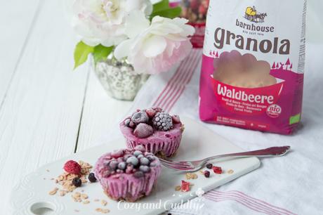 Gesund Naschen: Vegane Frozen-Yoghurt-Granola-Cups mit dem neuen Granola von Barnhouse – Werbung