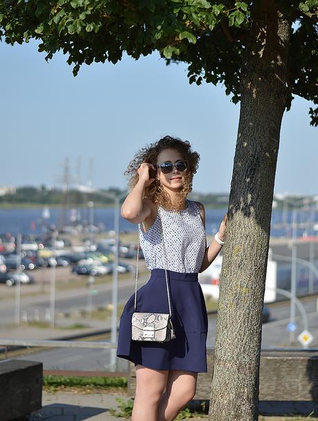Outfit: Maritime with Flared Skirt and Heart patterned Top in Rostock Outfit: Maritime with Flared Skirt and Heart patterned Top in Rostock