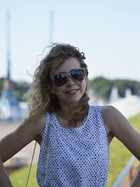 Outfit: Maritime with Flared Skirt and Heart patterned Top in Rostock Outfit: Maritime with Flared Skirt and Heart patterned Top in Rostock