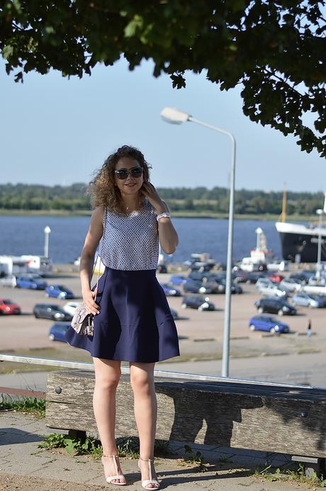 Outfit: Maritime with Flared Skirt and Heart patterned Top in Rostock Outfit: Maritime with Flared Skirt and Heart patterned Top in Rostock