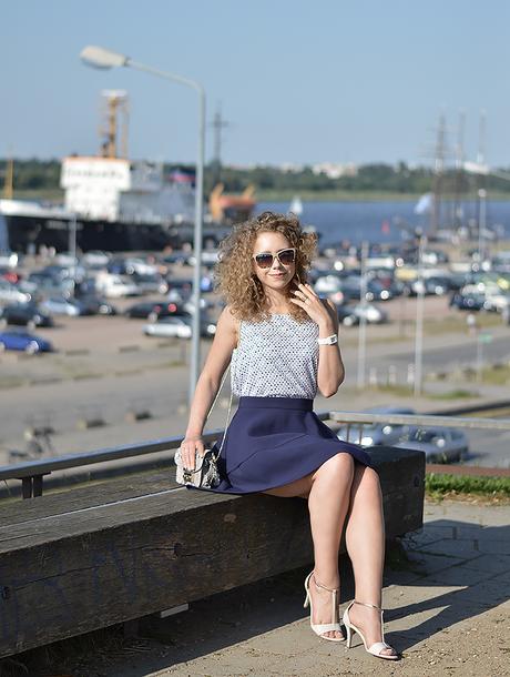 Outfit: Maritime with Flared Skirt and Heart patterned Top in Rostock Outfit: Maritime with Flared Skirt and Heart patterned Top in Rostock