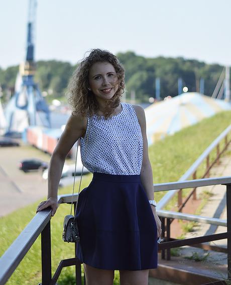 Outfit: Maritime with Flared Skirt and Heart patterned Top in Rostock Outfit: Maritime with Flared Skirt and Heart patterned Top in Rostock