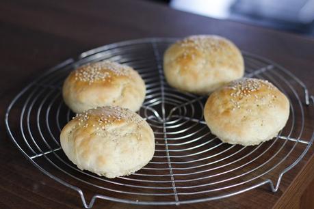 Burger Brötchen selber machen – Rezept für leicht süßliche Variante Burger Brötchen selber machen – Rezept für leicht süßliche Variante