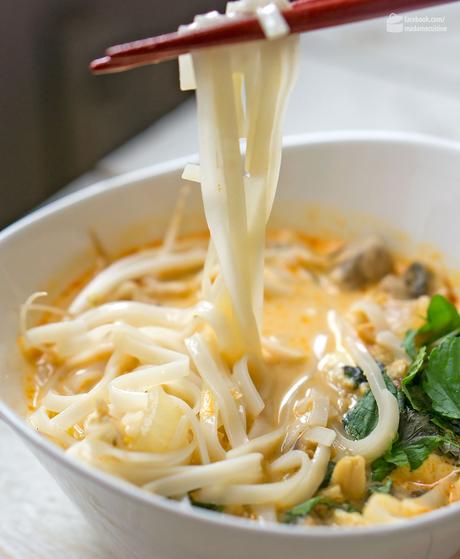 Thai-Curry-Suppe mit Kokosmilch & Reisnudeln | Madame Cuisine Rezept