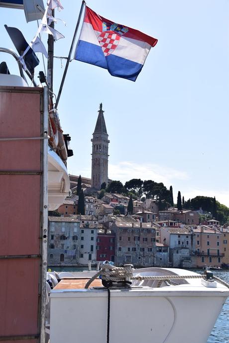 21_Kroatische-Flagge-Rovinj-Istrien-Kroatien