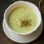 Spargel-Kräuter-Suppe mit Jakobsmuscheln | Madame Cuisine Rezept