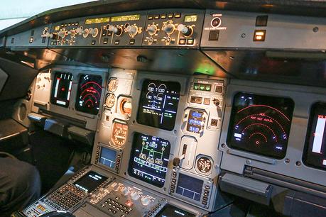 Von Flugangst, dem Besuch in der Austrian Airlines Werft & Dinner in einer Boing 777 Von Flugangst, dem Besuch in der Austrian Airlines Werft & Dinner in einer Boing 777