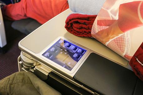 Von Flugangst, dem Besuch in der Austrian Airlines Werft & Dinner in einer Boing 777 Von Flugangst, dem Besuch in der Austrian Airlines Werft & Dinner in einer Boing 777