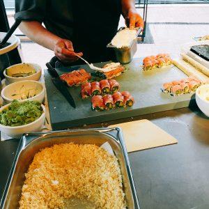 Sushi wird zubereitet