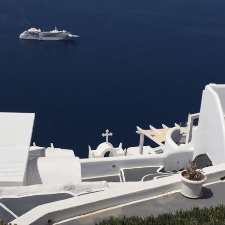 Meine Meeresbraut ist fertig – oder – Gestrickte Erinnerungen an Santorini