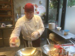 Glutenfreie Pizza und Pasta bei VAPIANO Deutschland – Ein neues Angebot für Menschen mit Zöliakie Vom Beutel direkt in den frischen WOK