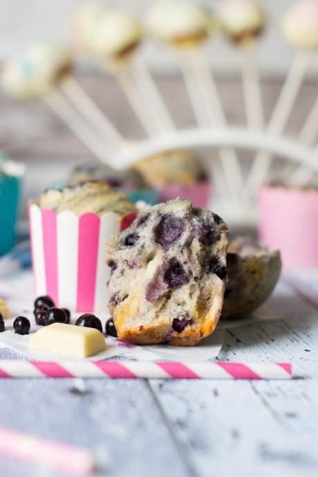 Blaubeer Muffins mit weißer Schokolade blaubeer muffins