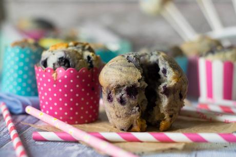 Blaubeer Muffins mit weißer Schokolade blaubeer muffins