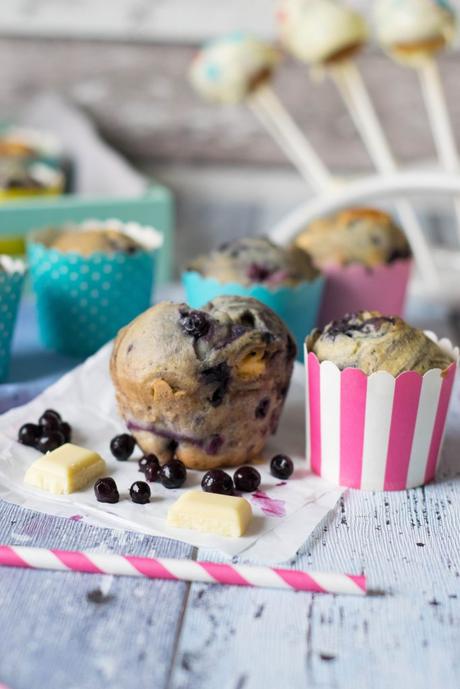 Blaubeer Muffins mit weißer Schokolade blaubeer muffins