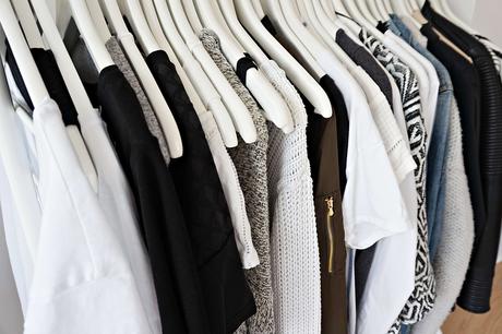 minimalist-wardrobe-fithealthydi-lifestyle-blog