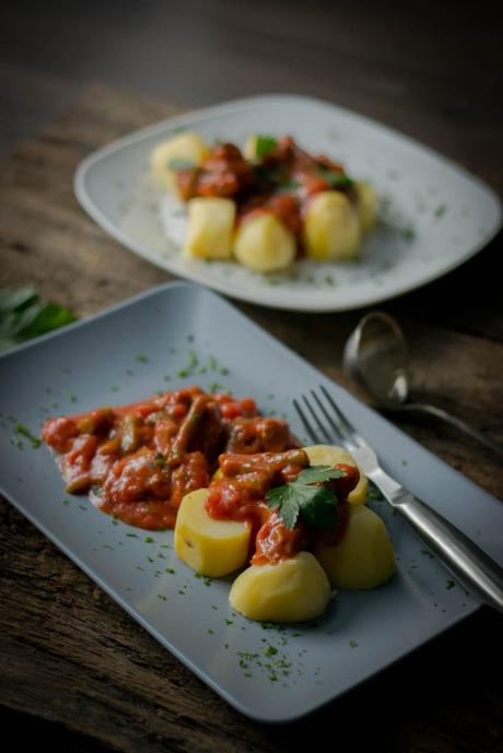 bohneneintopf mit rindfleisch, Tomaten und Kartoffeln grüner bohneneintopf