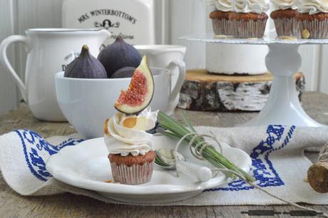 Apfel Cupcakes mit Feigen-Zimt Topping / Apple Cupcakes with Fig and Cinnamon Cream