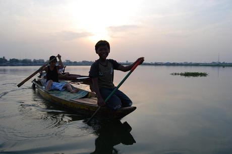Sonnenuntergang auf dem Boot in Phnom Penh