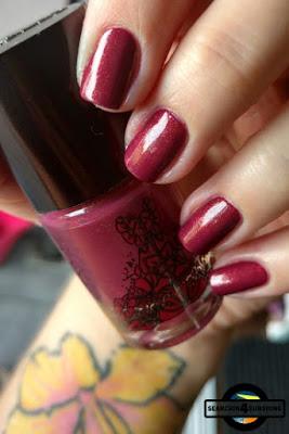 [Nails] Lust und Laune Lack: herbstlicher Lack mit CATRICE VIENNART C04 ARTful Red
